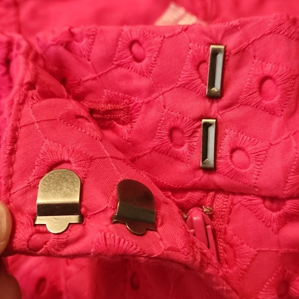The Limited Hot Pink Eyelet Tailored Short Size 8 - Picture 7 of 15